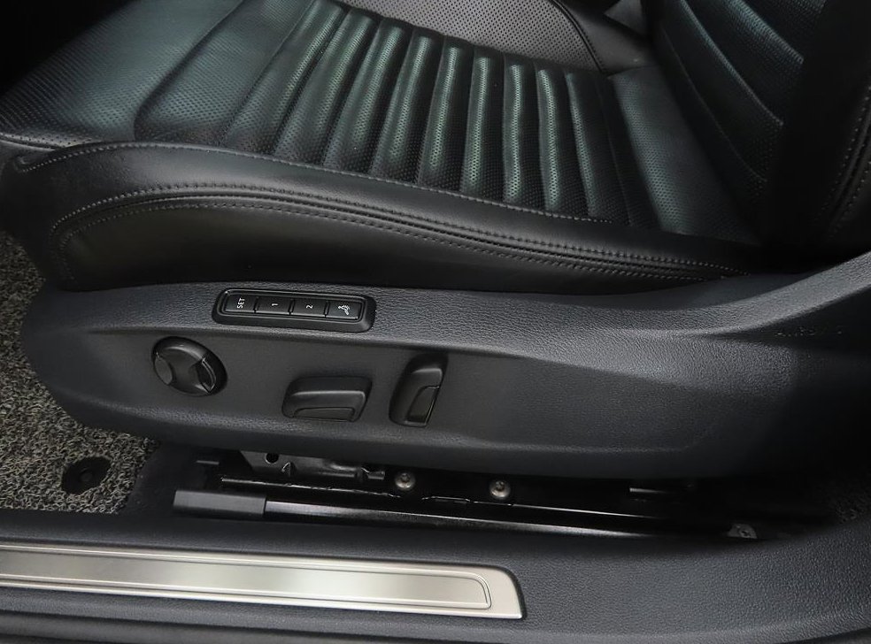 폭스바겐 파사트 2.0 TDI 4모션 프레스티지 사진 15