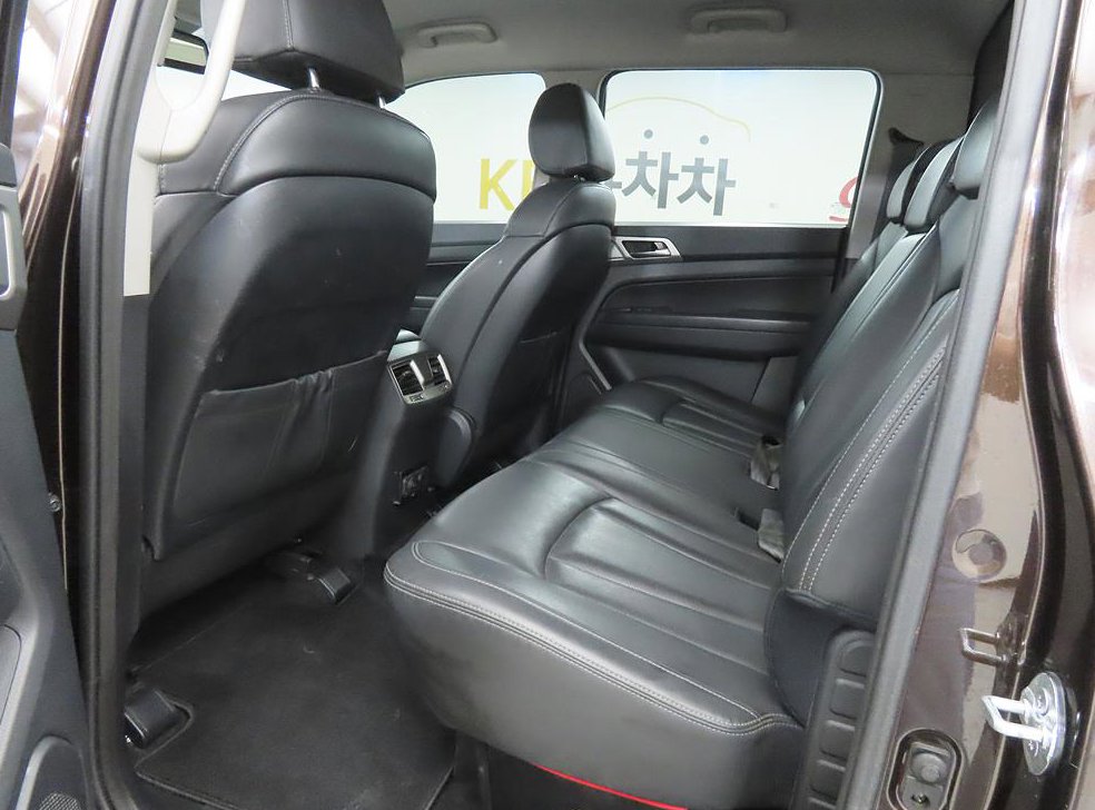 KG모빌리티(쌍용)  렉스턴 4WD 디젤 2.2 사진 6