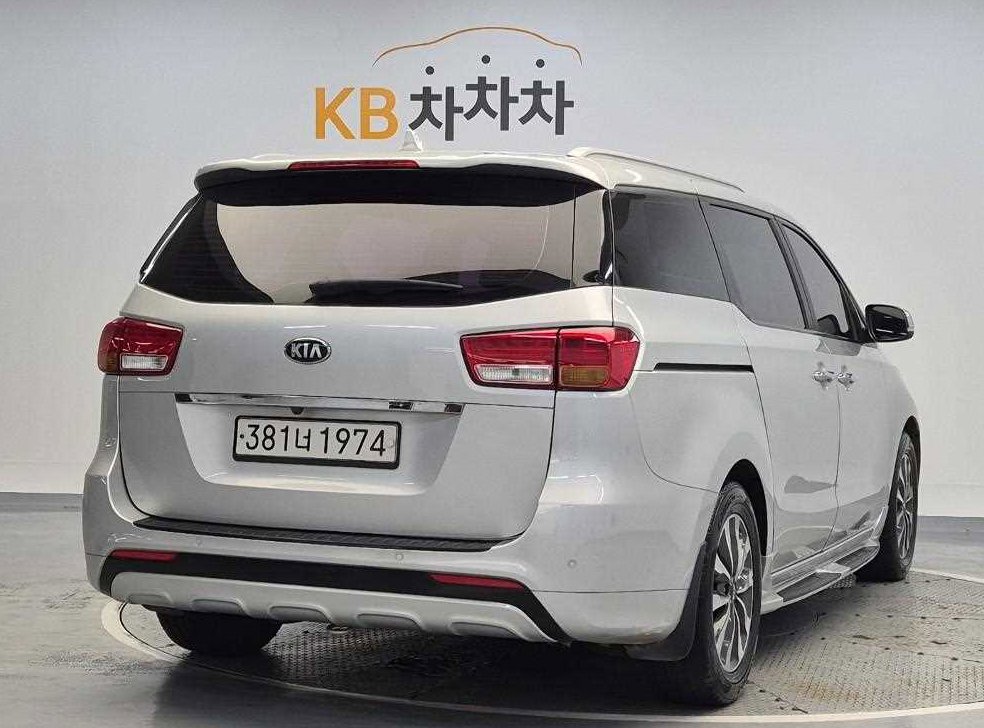 기아 카니발 디젤 9인승 럭셔리 사진 3