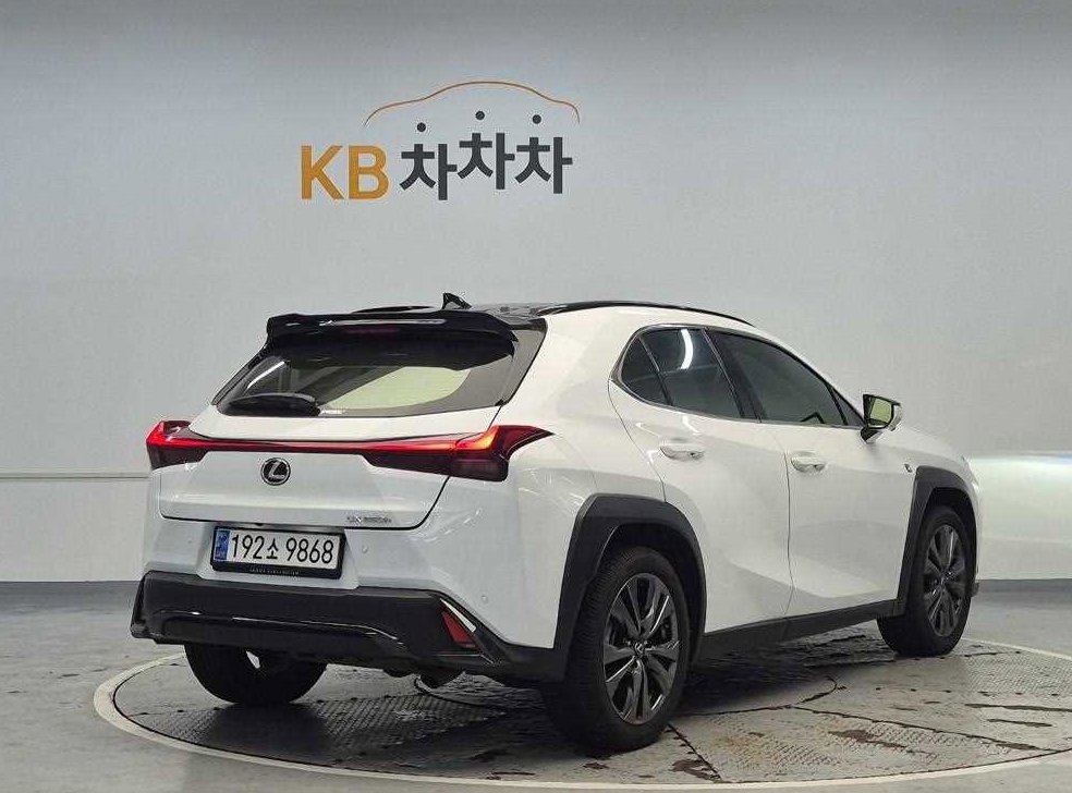 렉서스 UX 2.0 F 스포츠 2WD 사진 3