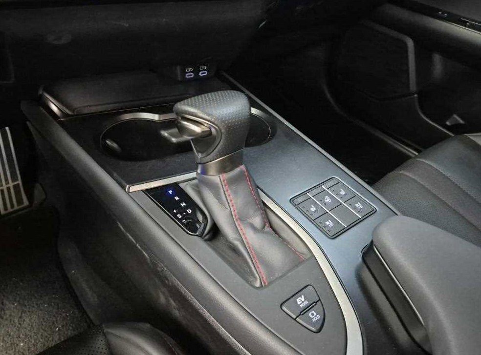 렉서스 UX 2.0 F 스포츠 2WD 사진 8