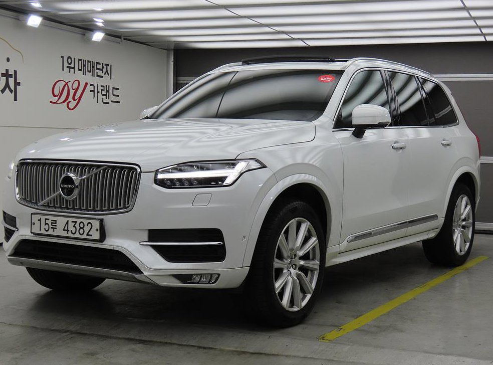 볼보 XC90 2.0 D5 AWD