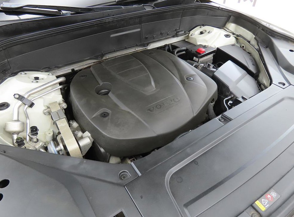 볼보 XC90 2.0 D5 AWD 사진 19