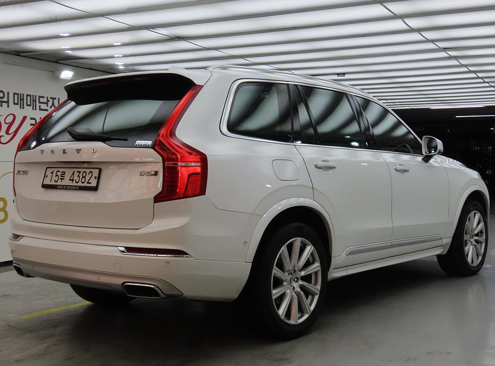 볼보 XC90 2.0 D5 AWD 사진 4