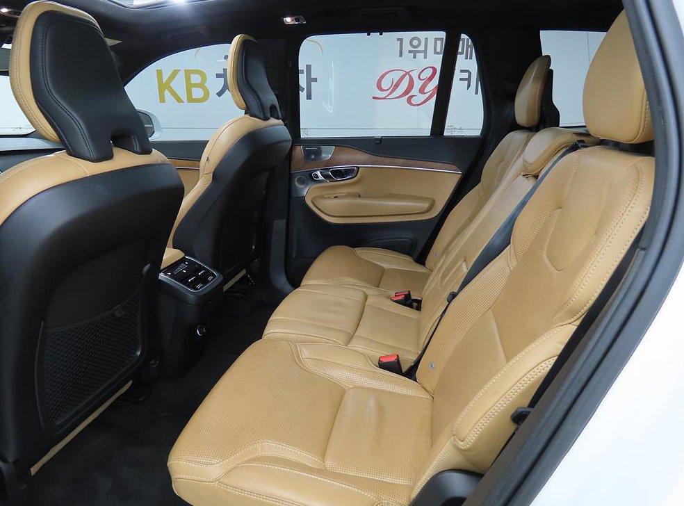 볼보 XC90 2.0 D5 AWD 사진 6