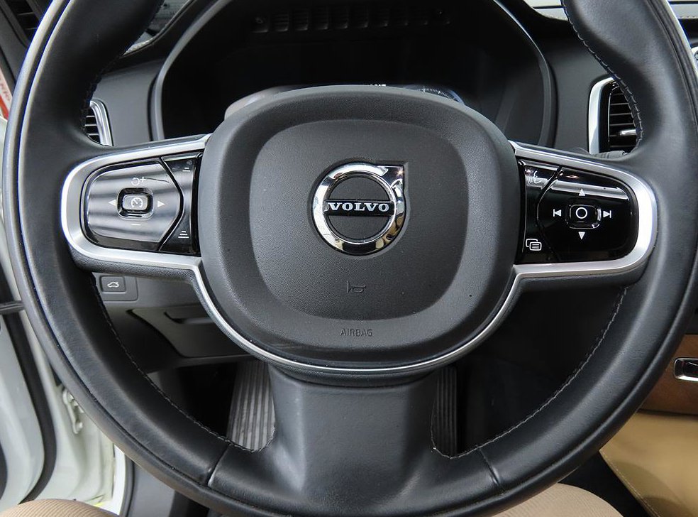 볼보 XC90 2.0 D5 AWD 사진 8