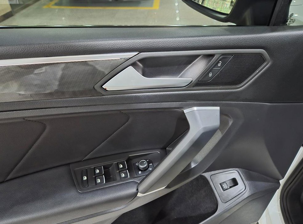 폭스바겐 티구안 2.0 TDI 프레스티지 사진 14