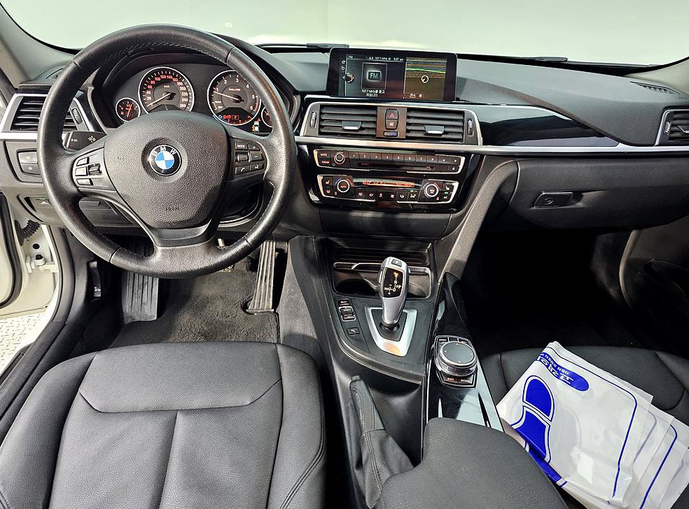 BMW 3시리즈 320d 사진 5