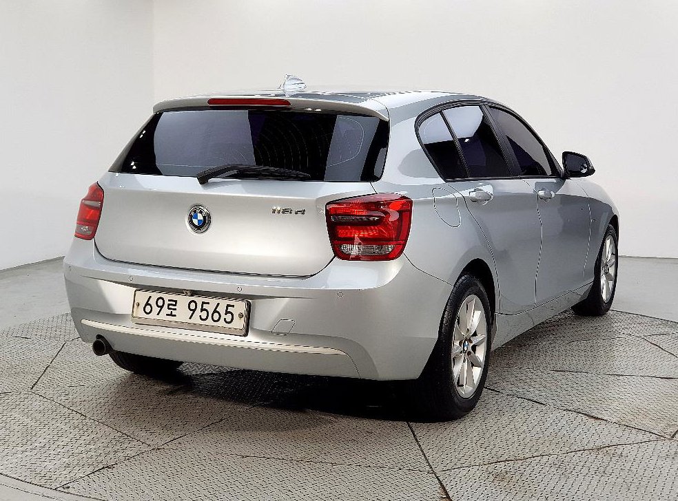 BMW 1시리즈 118d 어반 사진 4