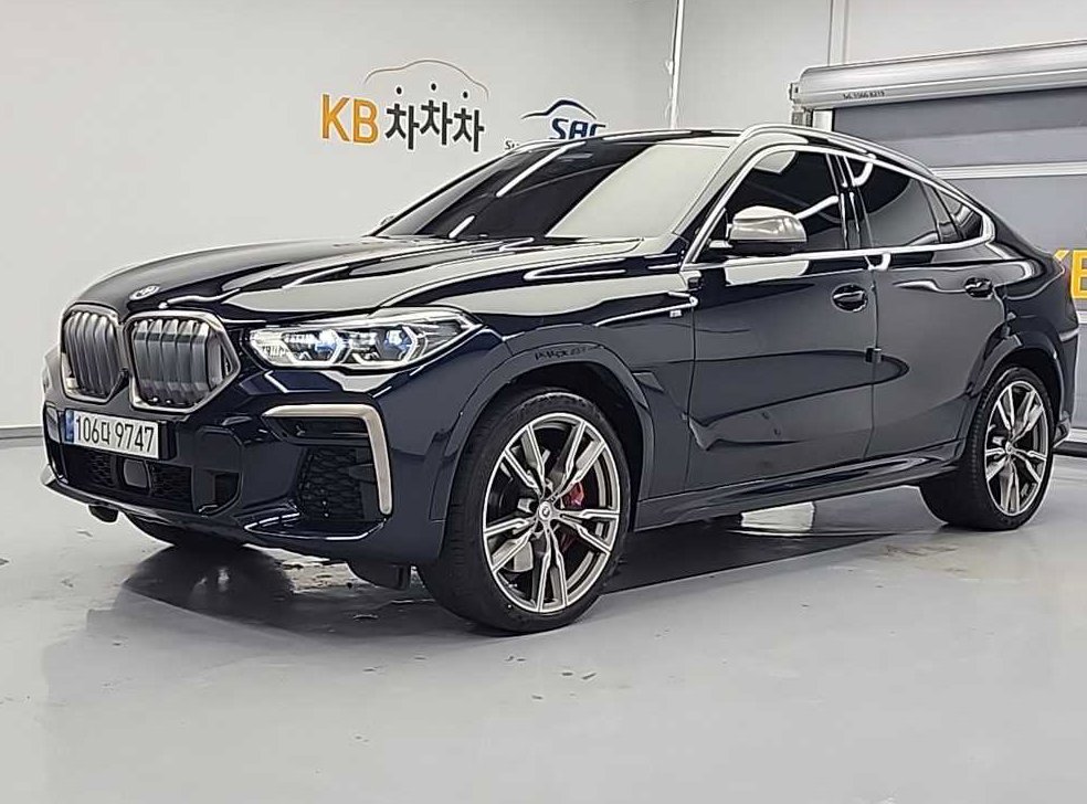 BMW X6 M50i