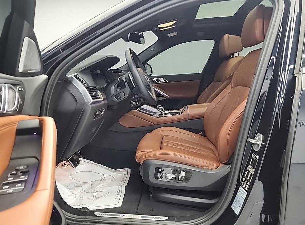 BMW X6 M50i 사진 11