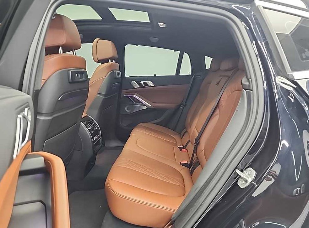BMW X6 M50i 사진 12
