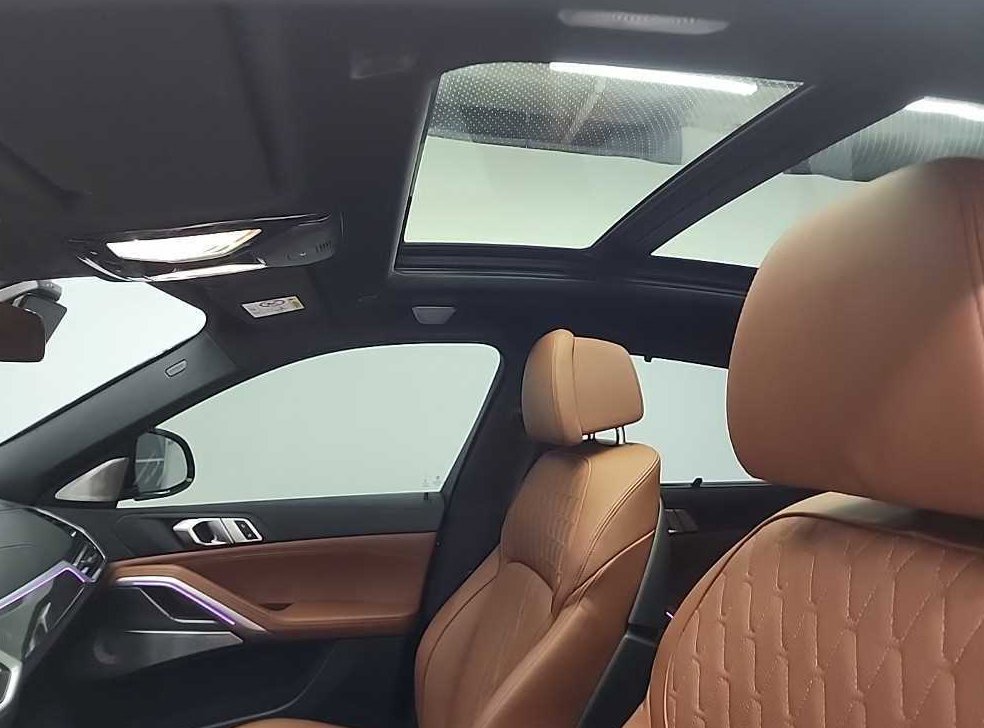 BMW X6 M50i 사진 14