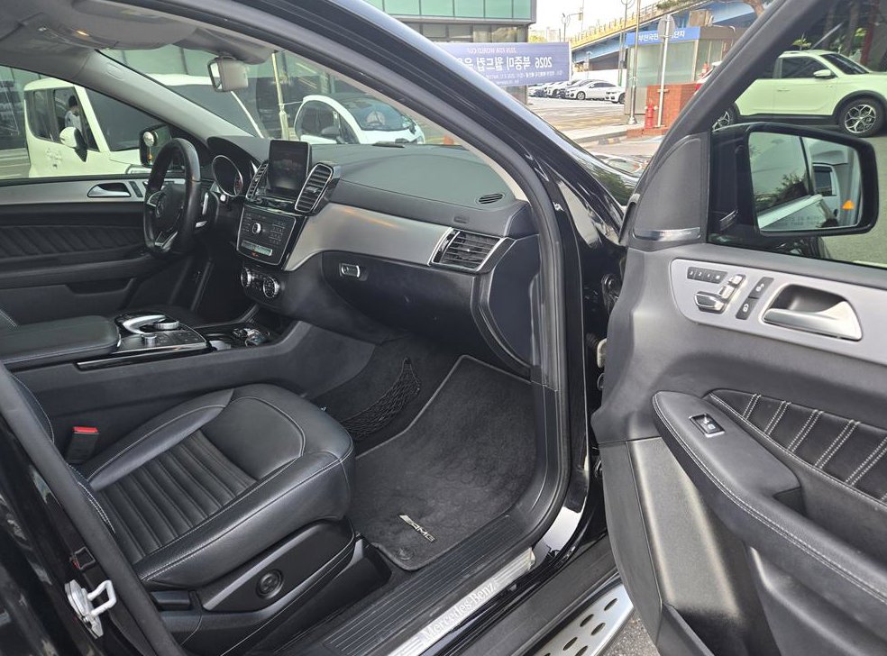 벤츠 GLE 클래스 GLE 350 d 4MATIC 쿠페 사진 17