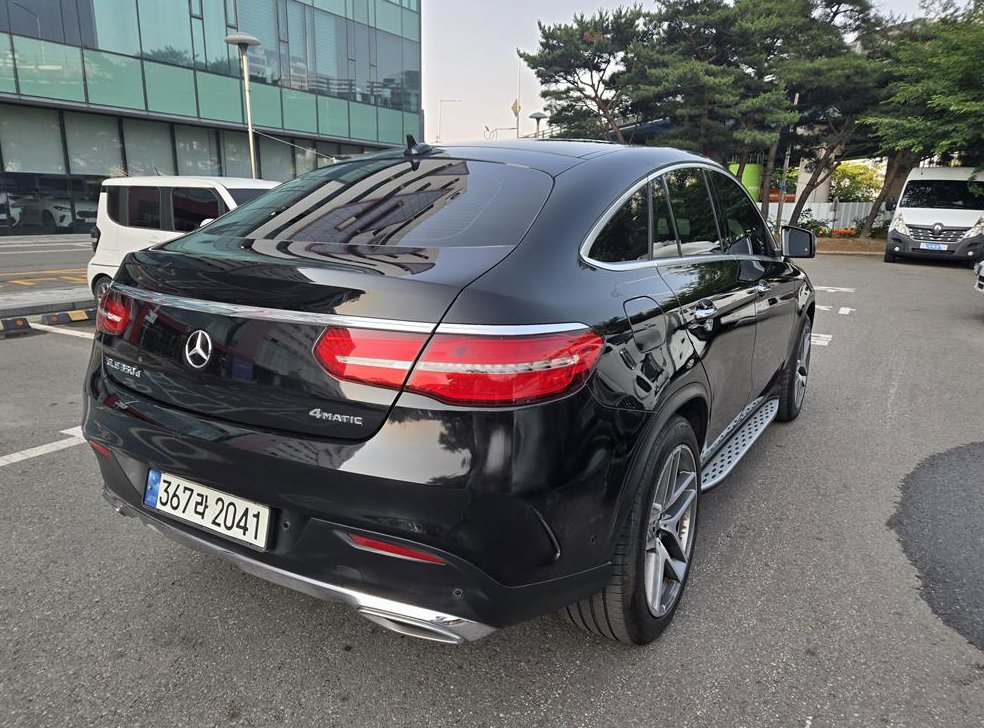 벤츠 GLE 클래스 GLE 350 d 4MATIC 쿠페 사진 4