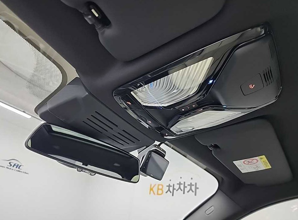 BMW X5 M60i 사진 17