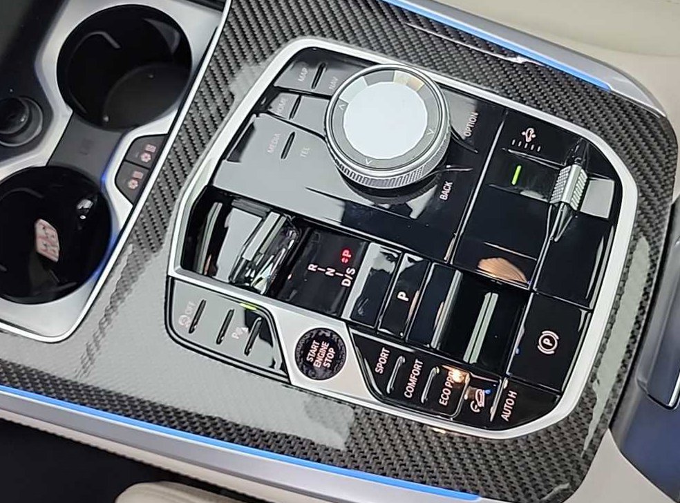 BMW X5 M60i 사진 8