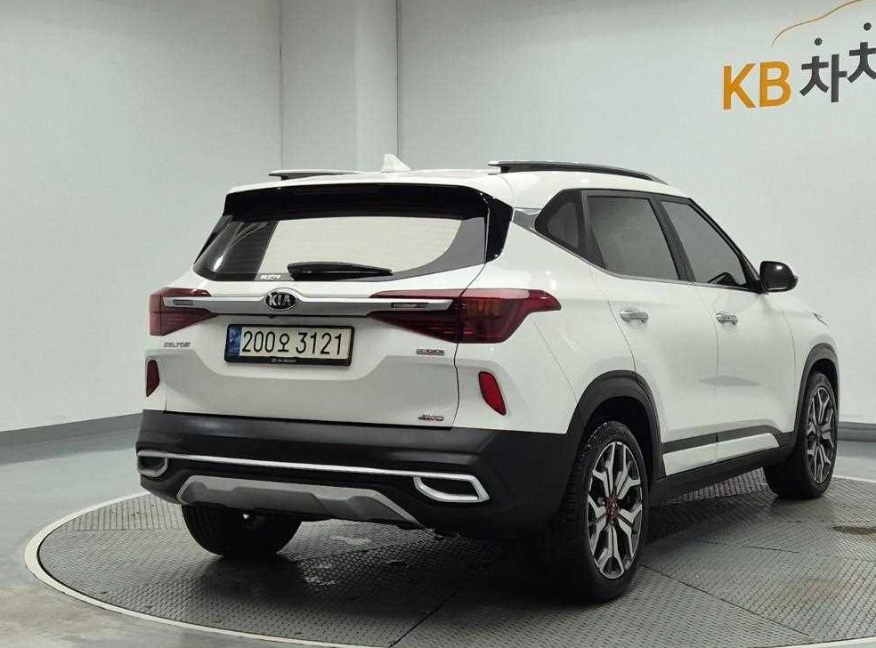 기아 셀토스 가솔린 1.6 터보 4WD 사진 3