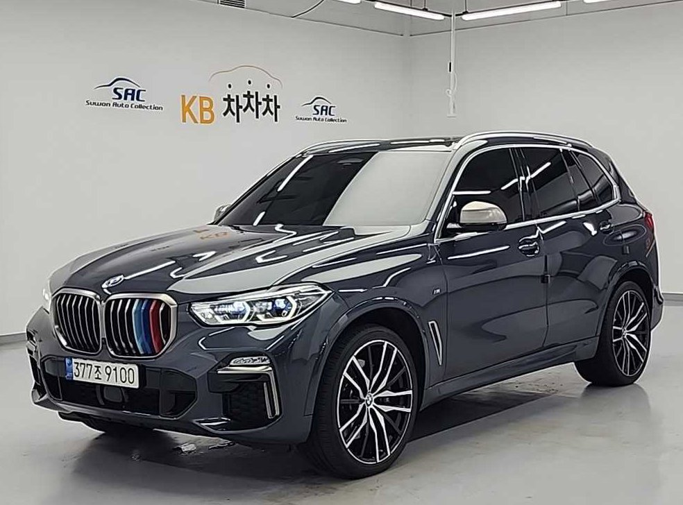 BMW X5 M50i