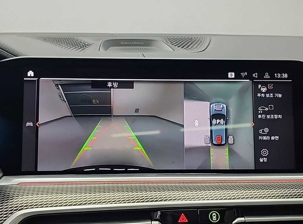 BMW X5 M50i 사진 16