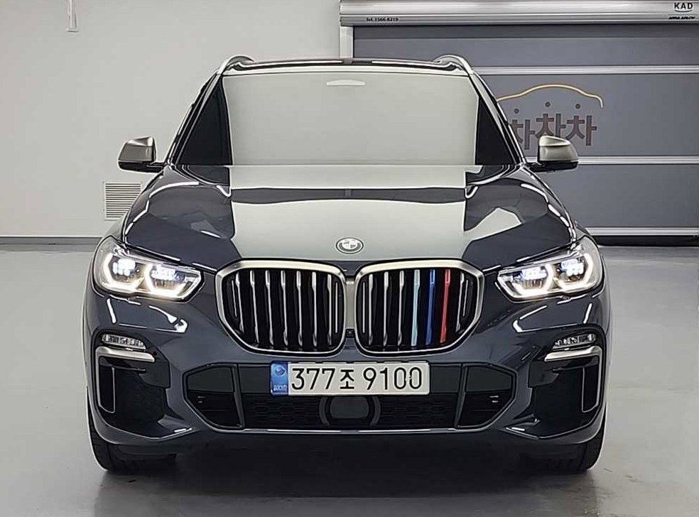 BMW X5 M50i 사진 2