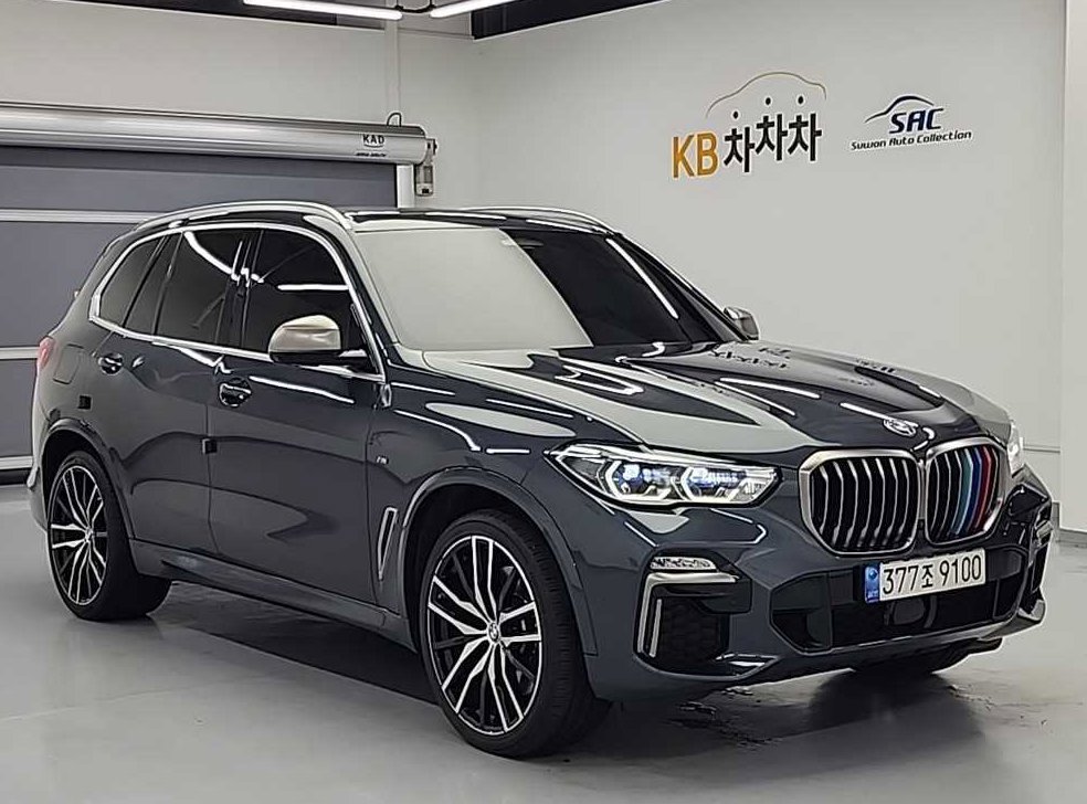 BMW X5 M50i 사진 4