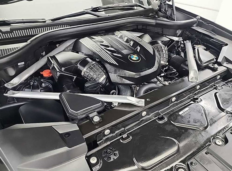 BMW X5 M50i 사진 5