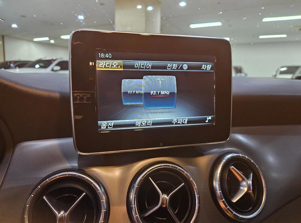 벤츠 CLA 클래스 CLA 220 AMG LINE 사진 13