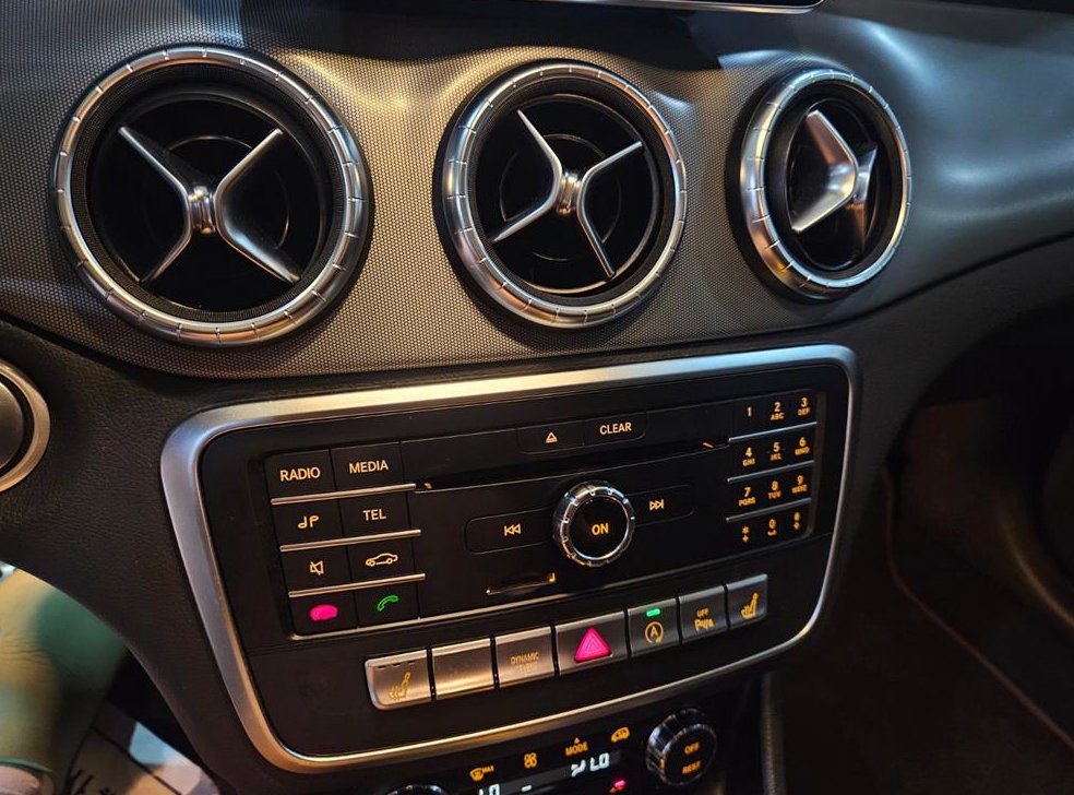 벤츠 CLA 클래스 CLA 220 AMG LINE 사진 15