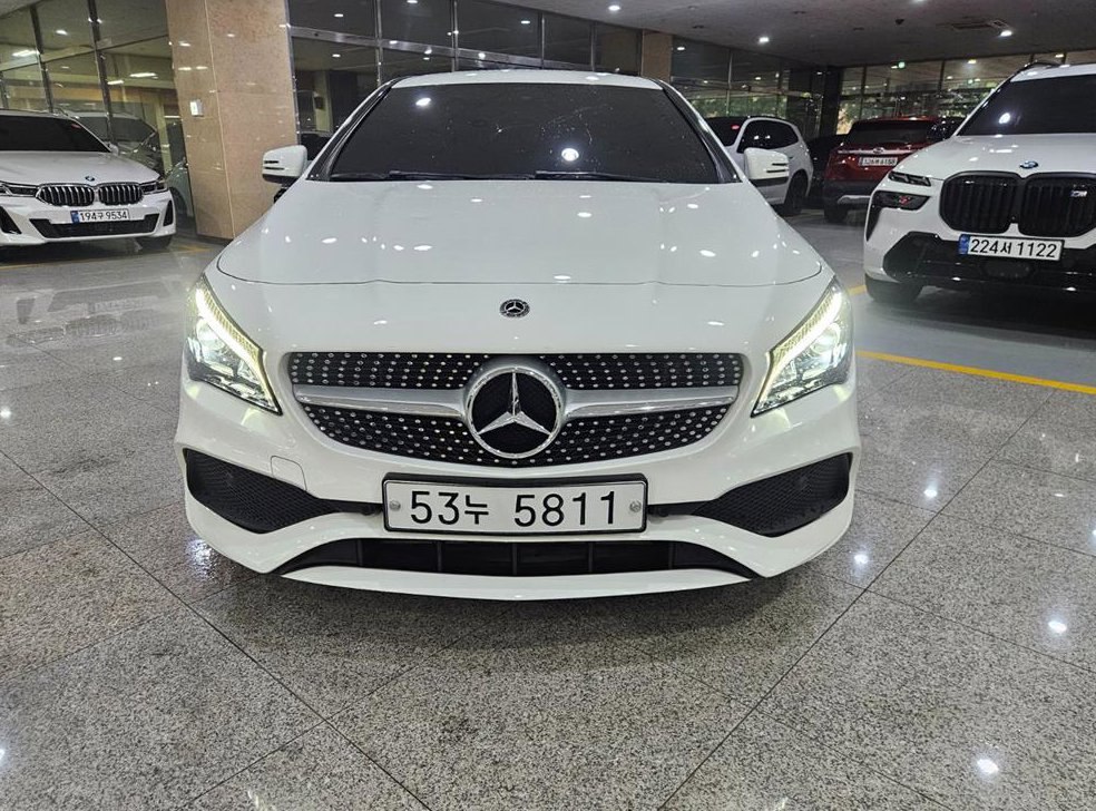 벤츠 CLA 클래스 CLA 220 AMG LINE 사진 2