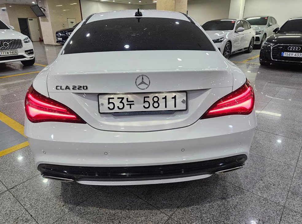 벤츠 CLA 클래스 CLA 220 AMG LINE 사진 4