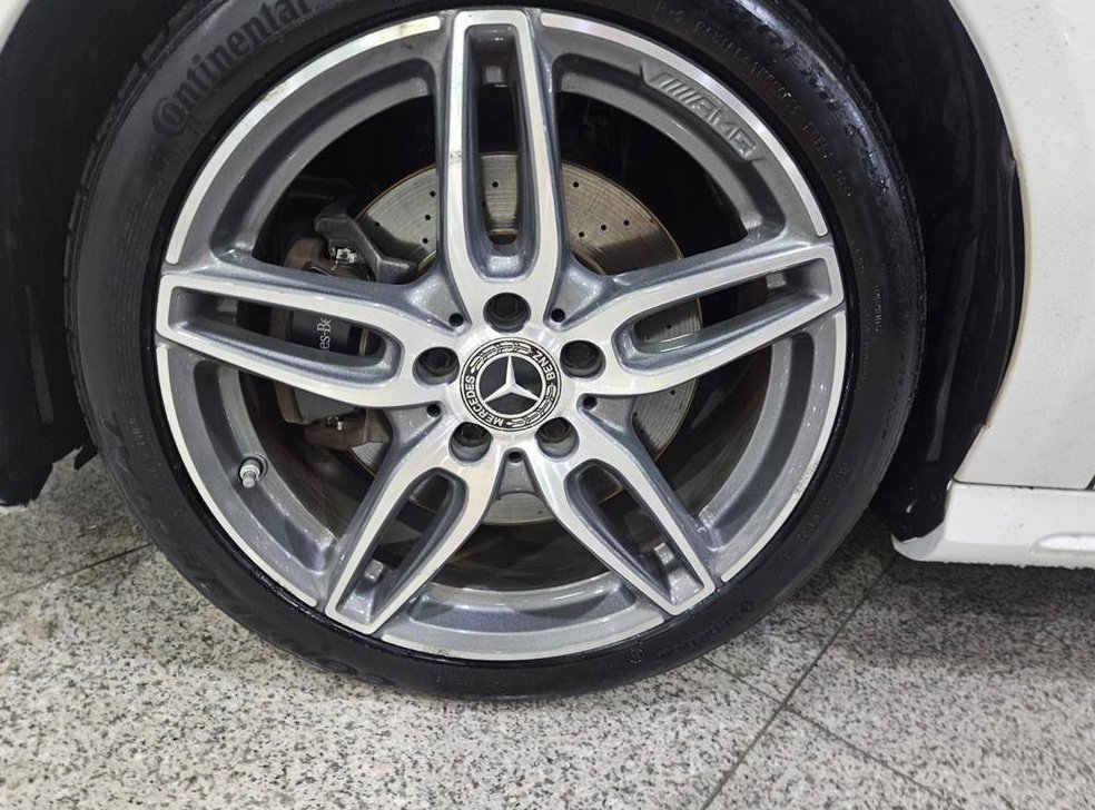 벤츠 CLA 클래스 CLA 220 AMG LINE 사진 6