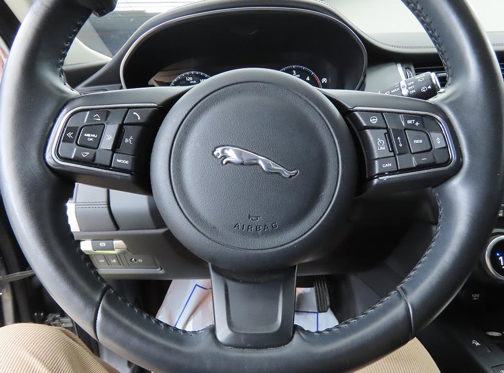 재규어 E-PACE D180 SE 사진 10