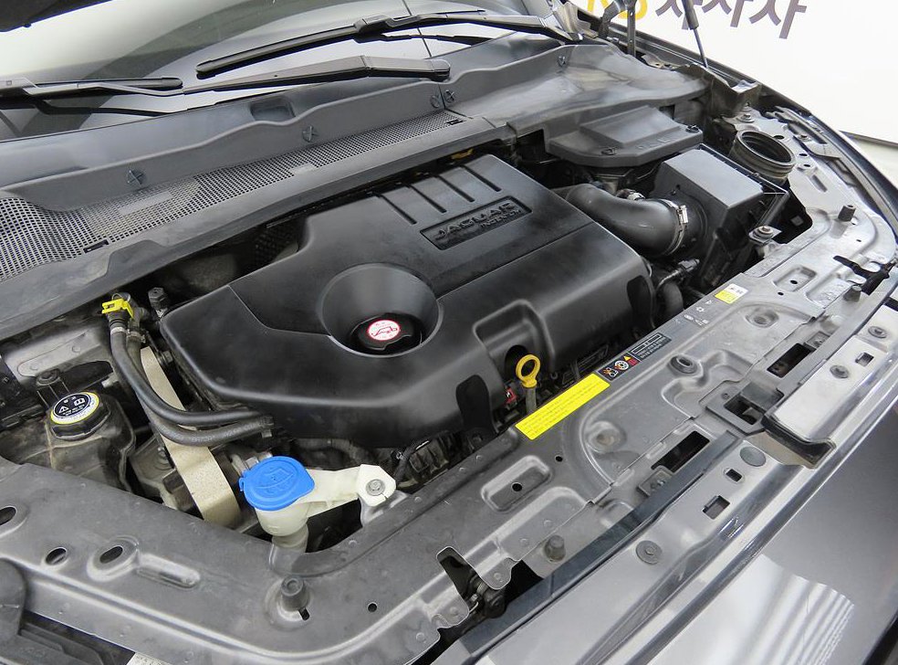 재규어 E-PACE D180 SE 사진 19
