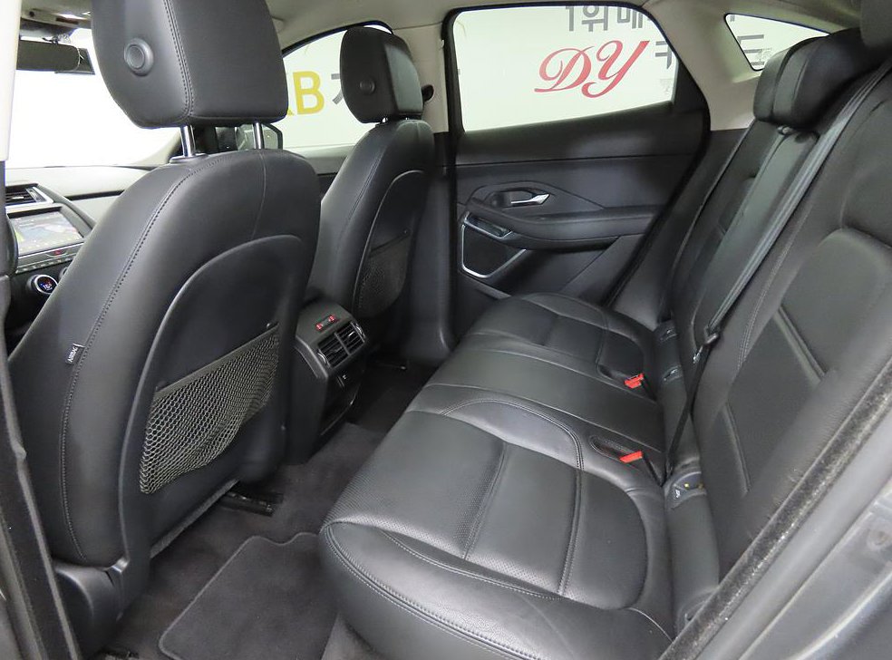 재규어 E-PACE D180 SE 사진 7