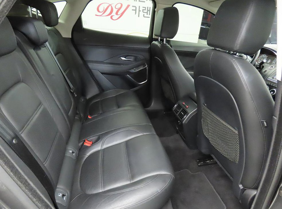 재규어 E-PACE D180 SE 사진 8