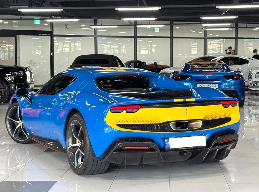 페라리 296 3.0 V6 PHEV 사진 3