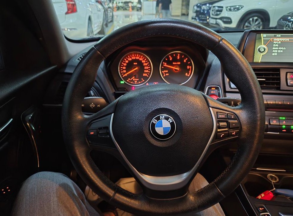 BMW 1시리즈 118d 어반 팩 1 사진 8