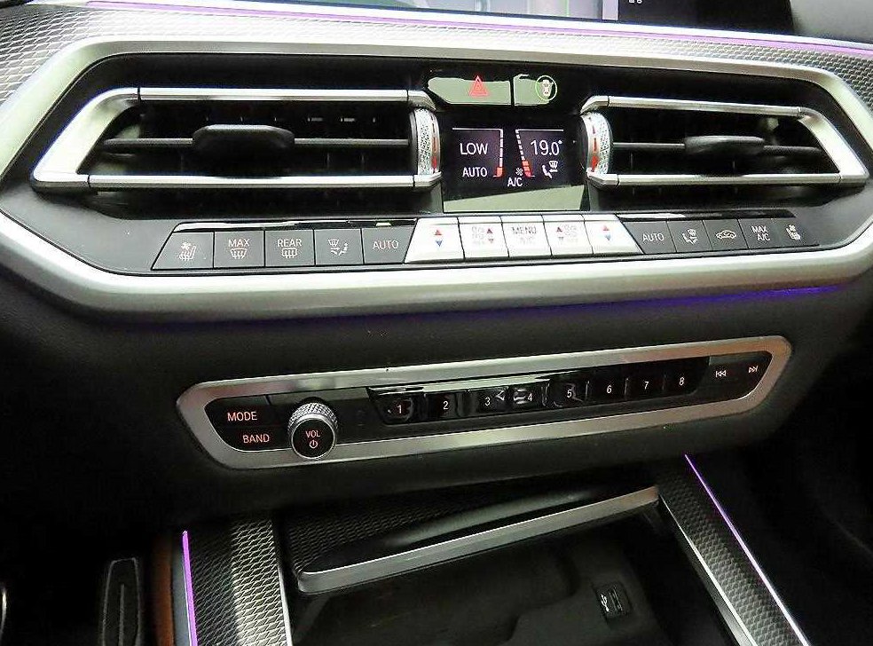 BMW X5 M50i 사진 10