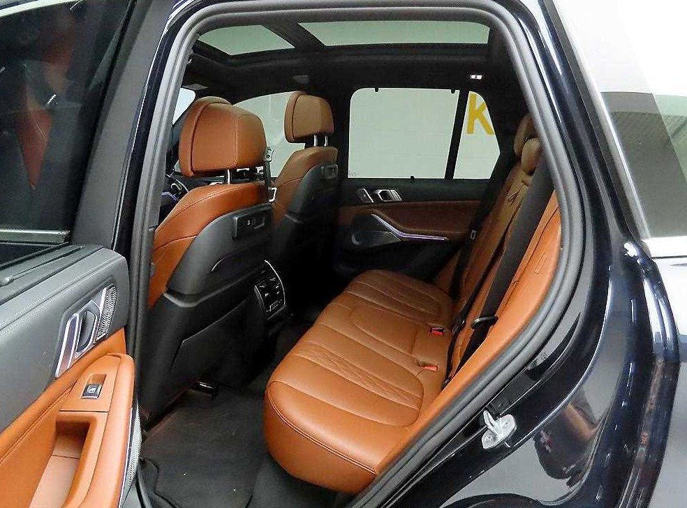 BMW X5 M50i 사진 14