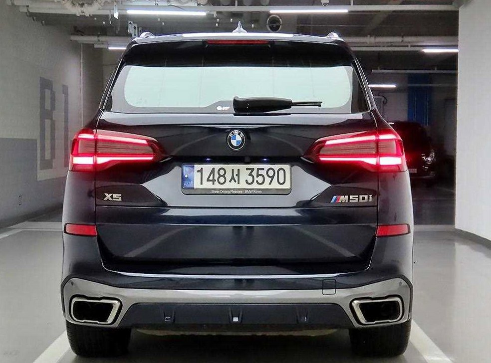 BMW X5 M50i 사진 3