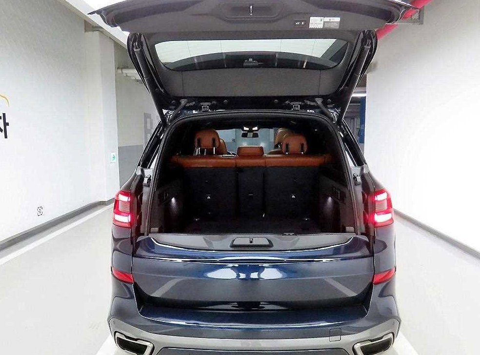 BMW X5 M50i 사진 5