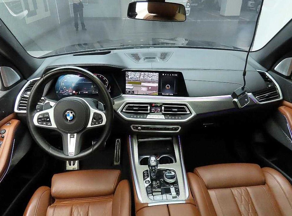 BMW X5 M50i 사진 7