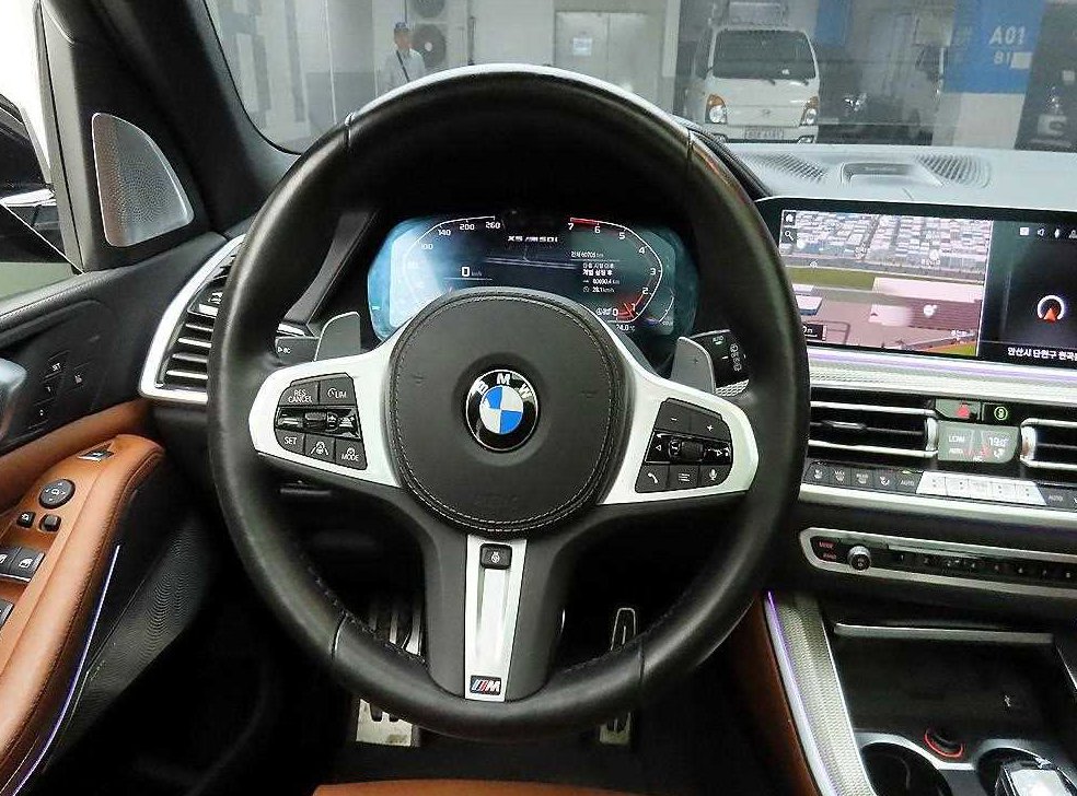 BMW X5 M50i 사진 8