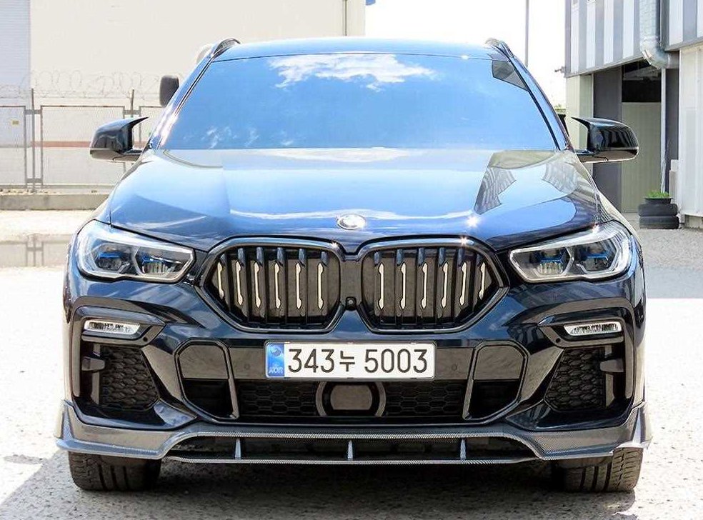 BMW X6 M50i