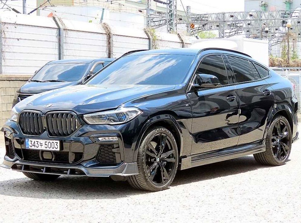 BMW X6 M50i 사진 2
