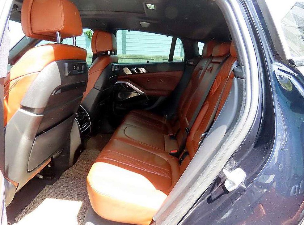 BMW X6 M50i 사진 6