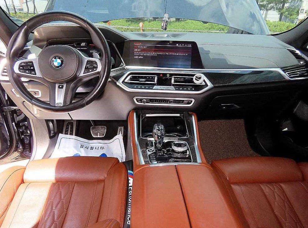 BMW X6 M50i 사진 7