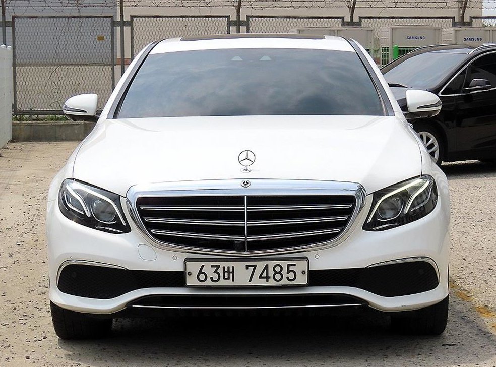 벤츠 E 클래스 E300 4MATIC 익스클루시브