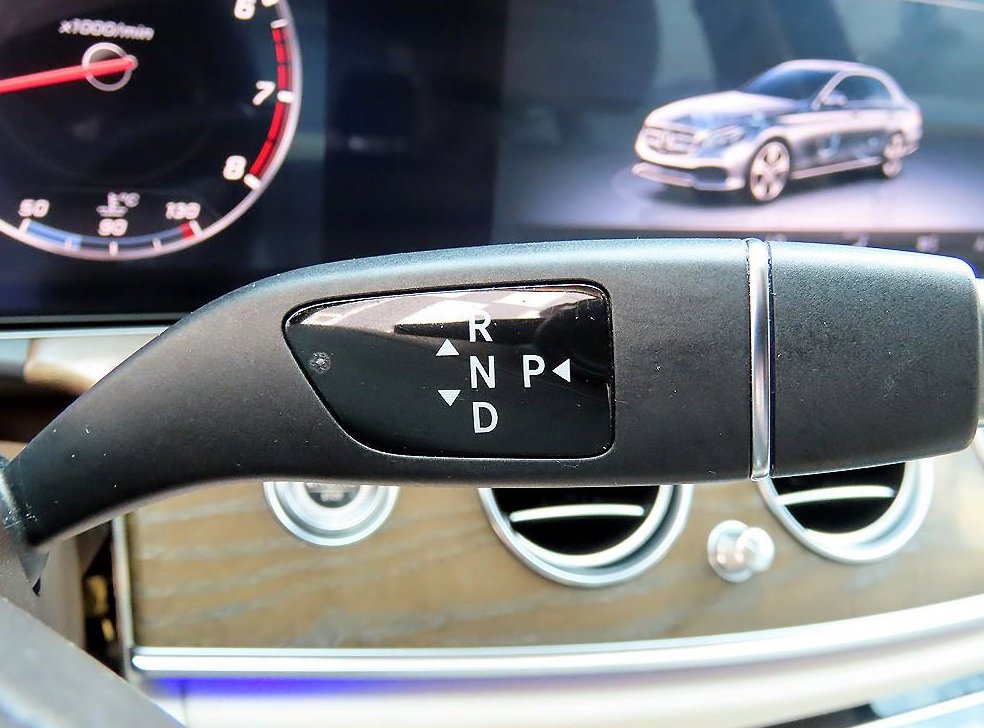 벤츠 E 클래스 E300 4MATIC 익스클루시브 사진 11